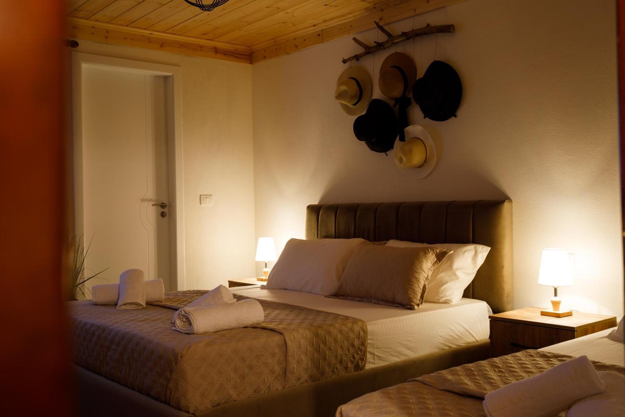 Guva Guest House Gjirokastër Esterno foto