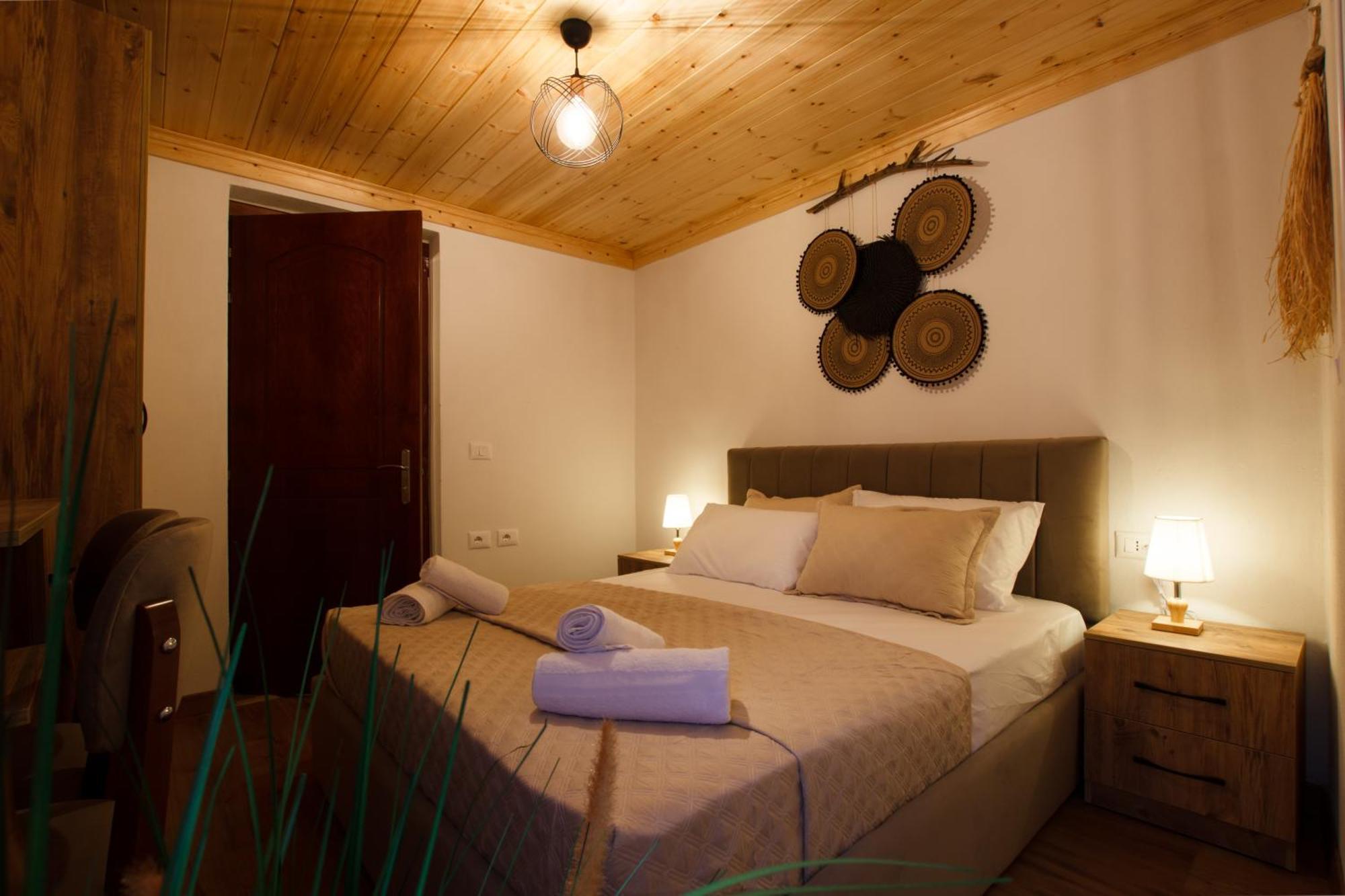 Guva Guest House Gjirokastër Esterno foto