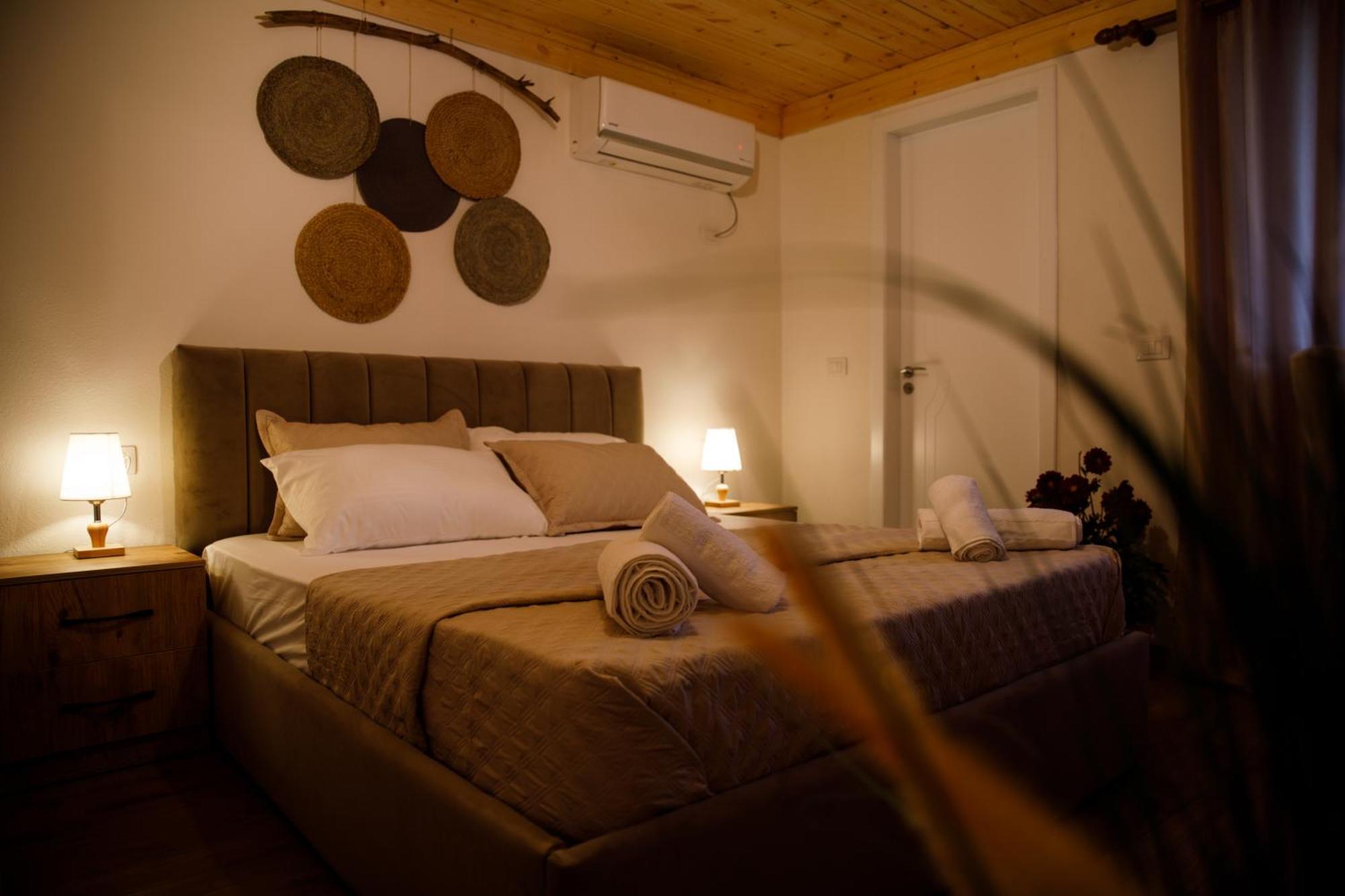 Guva Guest House Gjirokastër Esterno foto