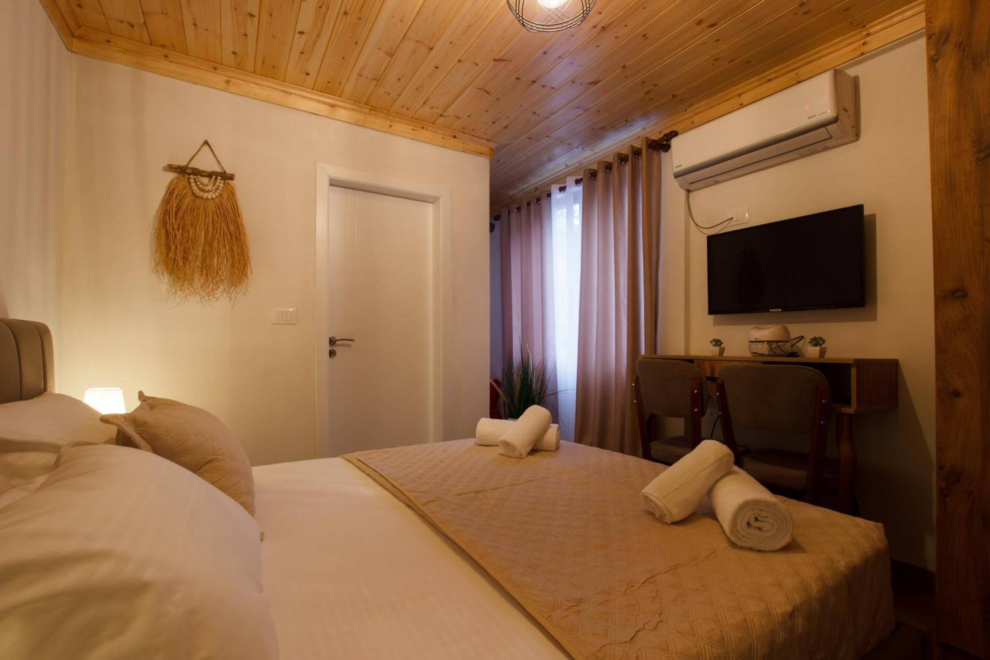 Guva Guest House Gjirokastër Esterno foto