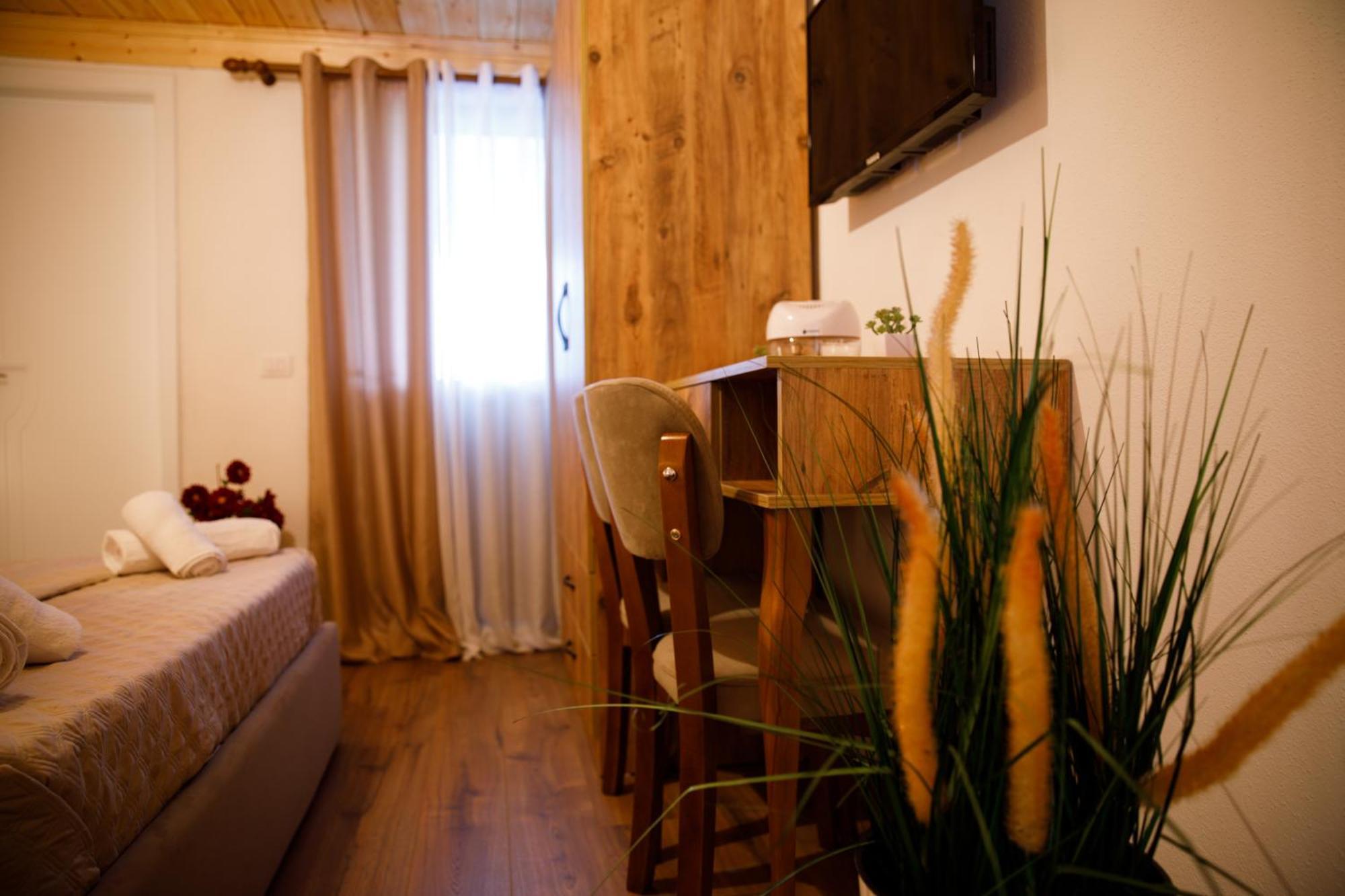 Guva Guest House Gjirokastër Esterno foto